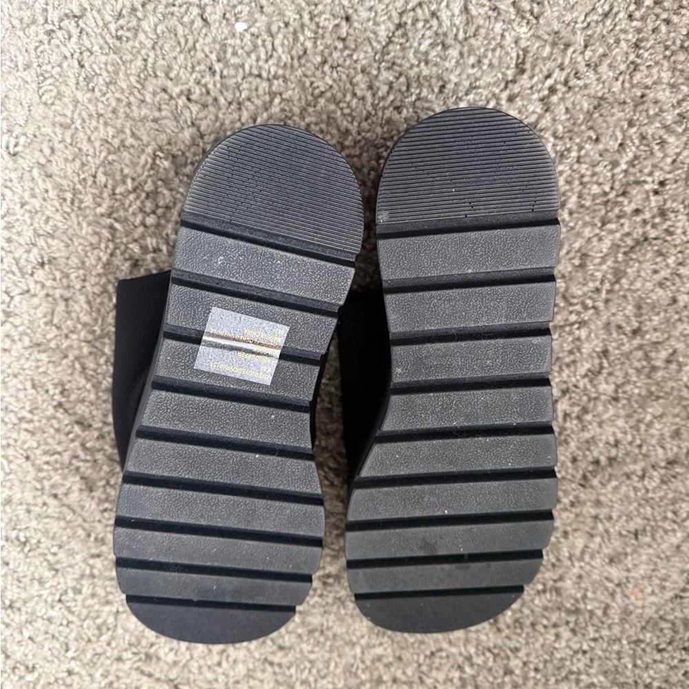 Platform Sandals - Picture 2 of 3